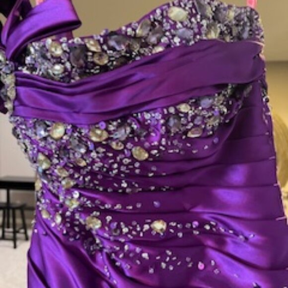 Formal Gown - Picture 3 of 4